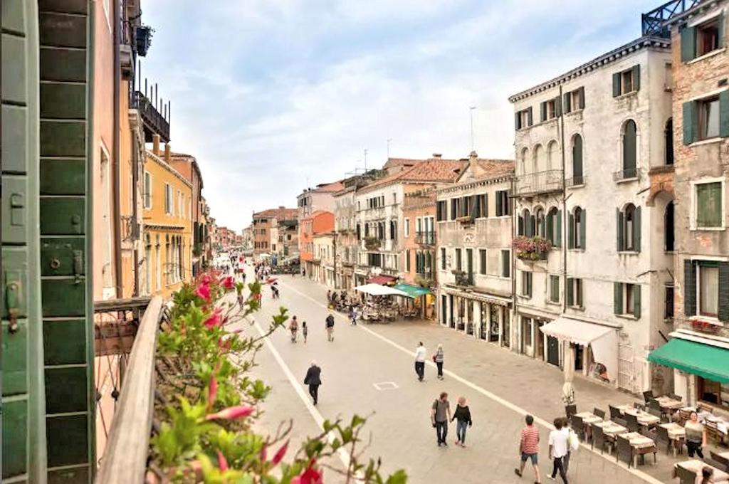 Biennale Apt Balcony Veneza Exterior foto